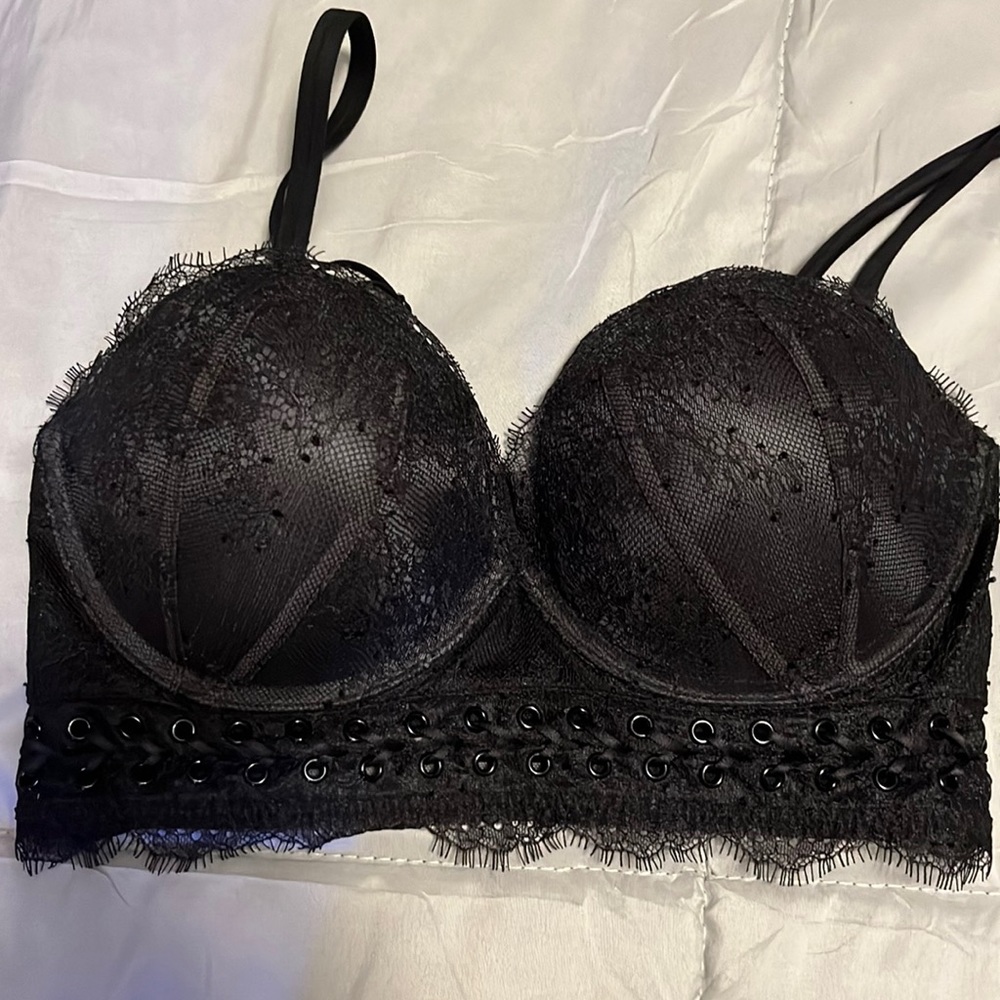 Lace very sexy push up bra, multi way straps.